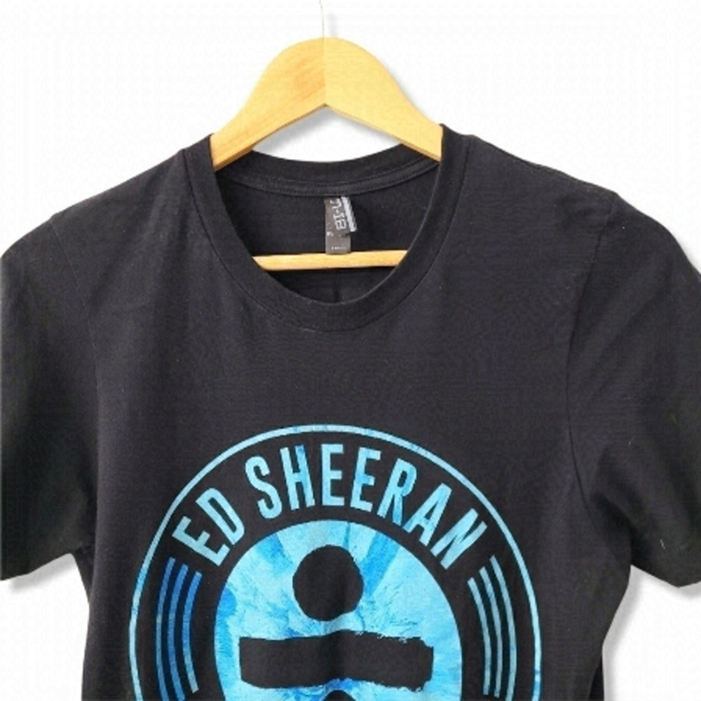 𝅺ED Sheeran Band  TShirt Womens Size Small Divide World Tour Concert
